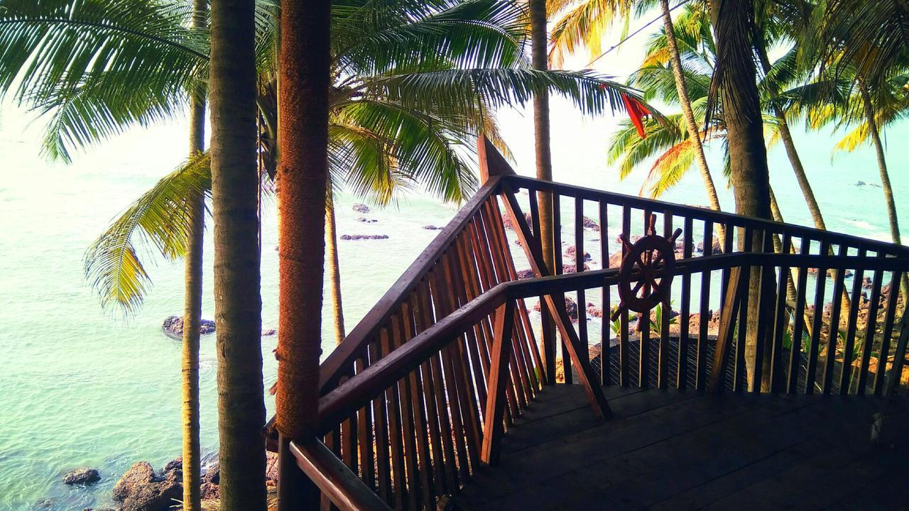 Belantara Beach Front Hotel Vengurla Buitenkant foto