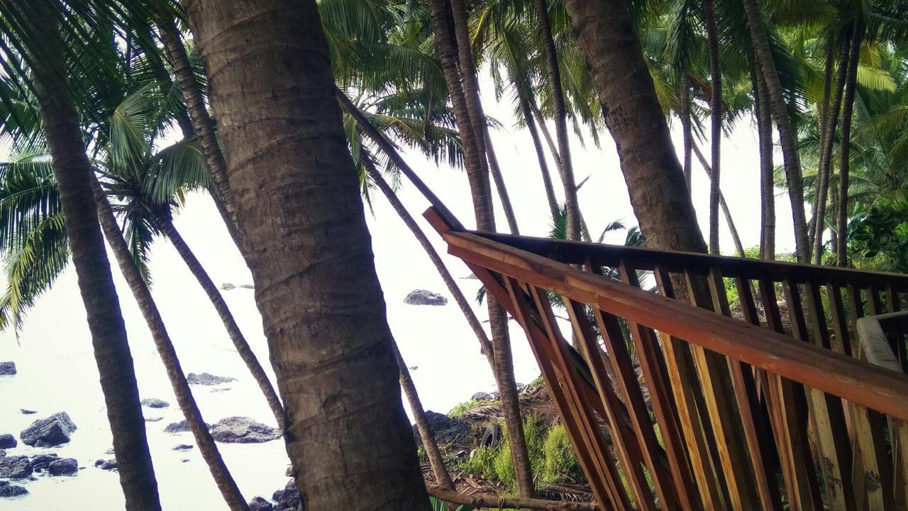Belantara Beach Front Hotel Vengurla Buitenkant foto