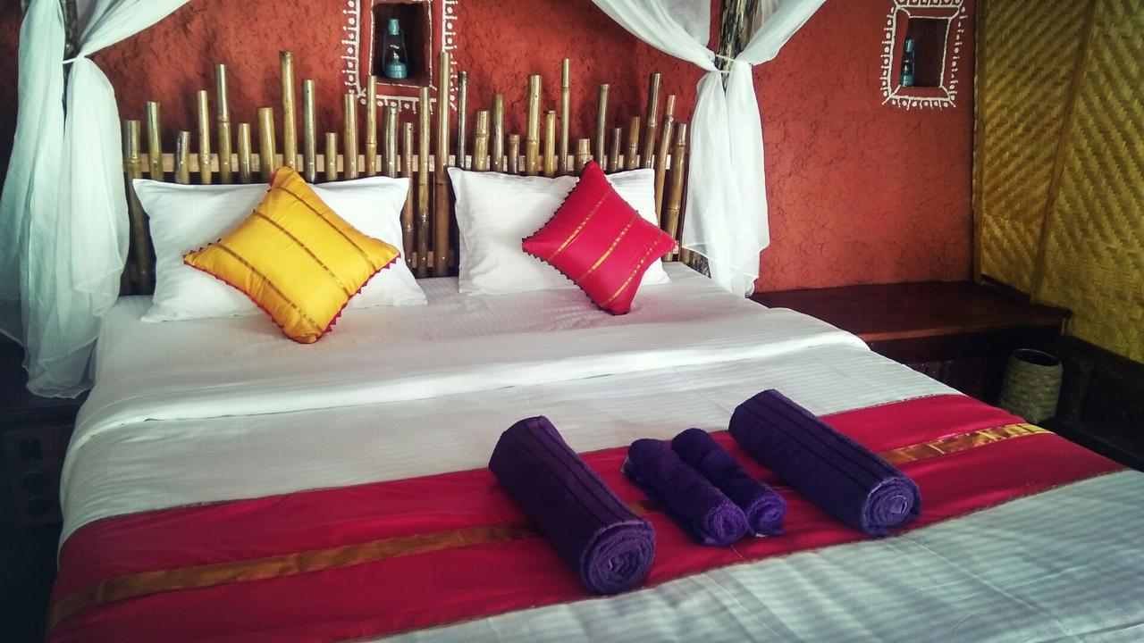 Belantara Beach Front Hotel Vengurla Buitenkant foto
