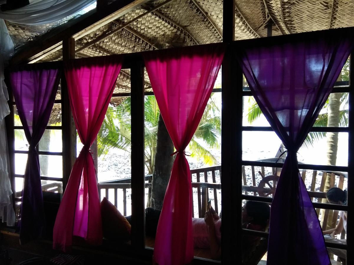 Belantara Beach Front Hotel Vengurla Buitenkant foto